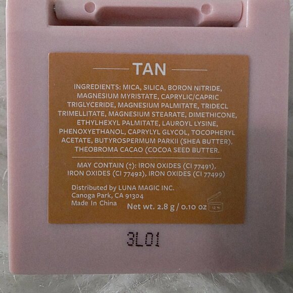 NWT Luna Magic Soft Perfection Foundation Powder, Tan, 2.8g - Picture 3 of 5